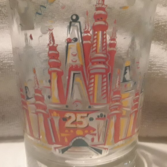 Disney World/ McDonalds 25th Anniversary Glass - Picture 2 of 4